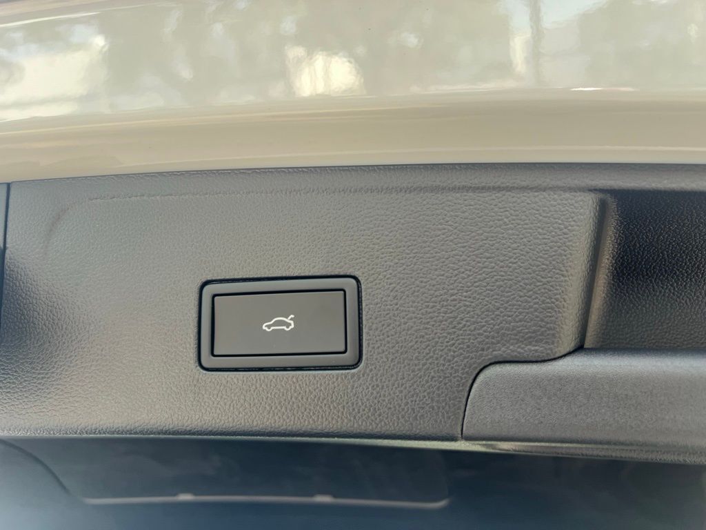 2026 Volkswagen Atlas Cross Sport 2.0T SE w/Technology Tampa FL