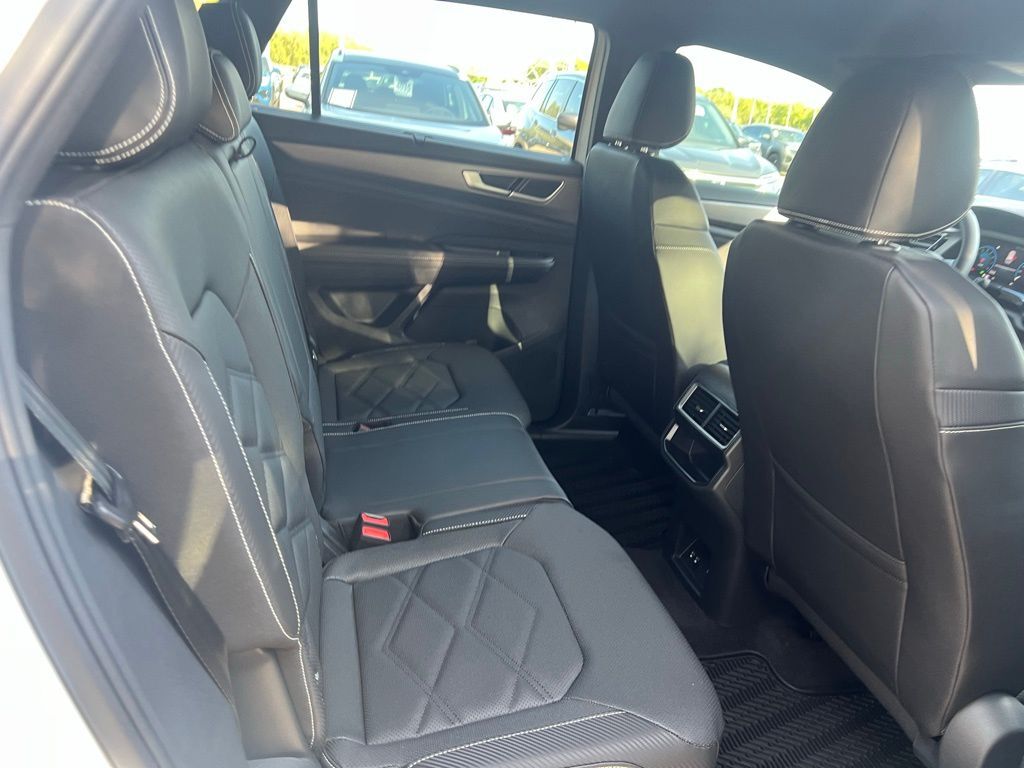 2026 Volkswagen Atlas Cross Sport 2.0T SE w/Technology Tampa FL