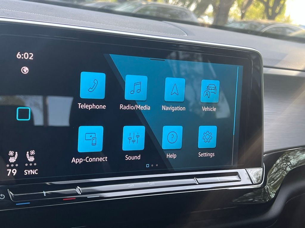 2026 Volkswagen Atlas Cross Sport 2.0T SE w/Technology Tampa FL