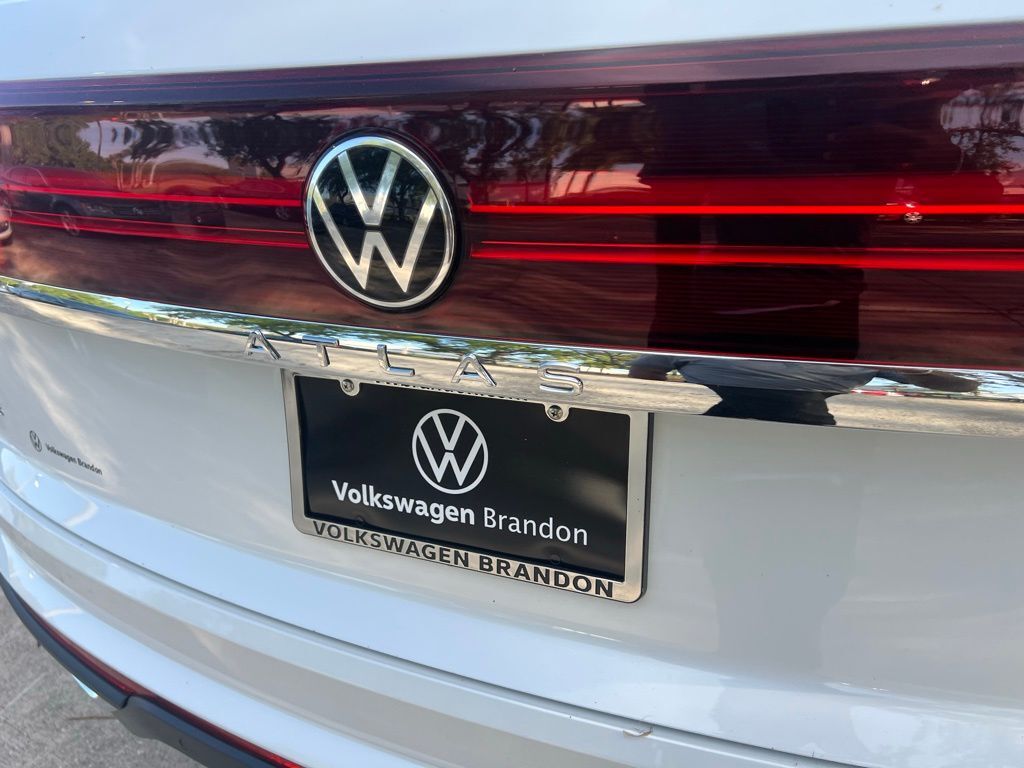 2026 Volkswagen Atlas Cross Sport 2.0T SE w/Technology Tampa FL