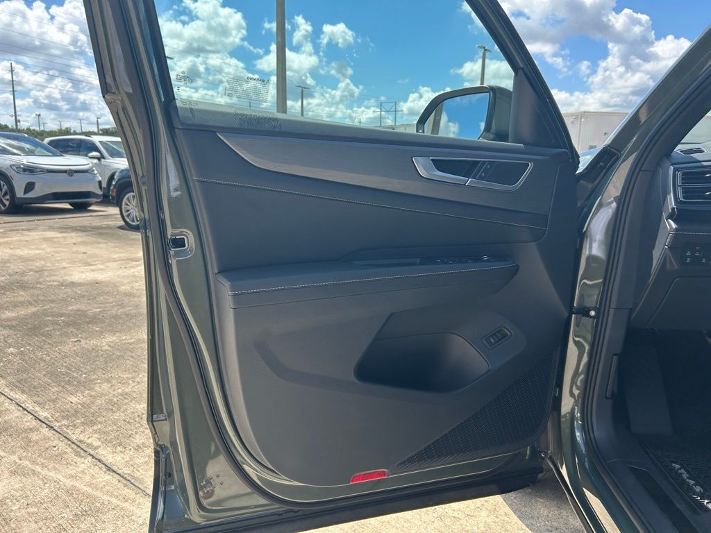 2026 Volkswagen Atlas Cross Sport 2.0T SE w/Technology Tampa FL