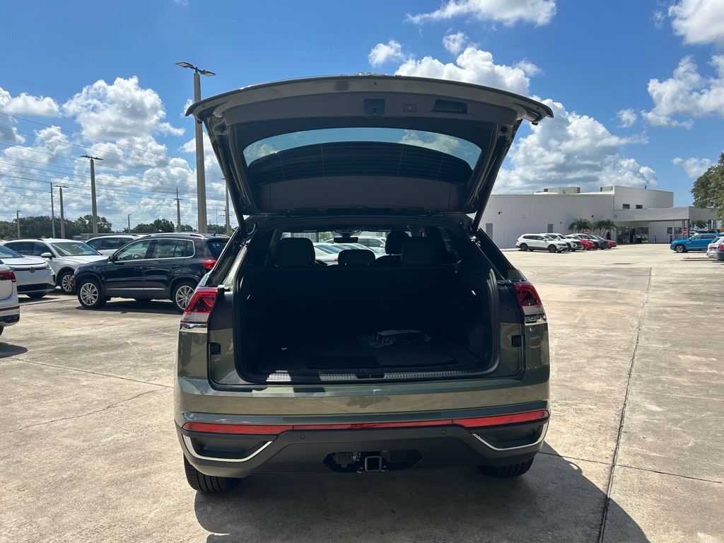 2026 Volkswagen Atlas Cross Sport 2.0T SE w/Technology Tampa FL
