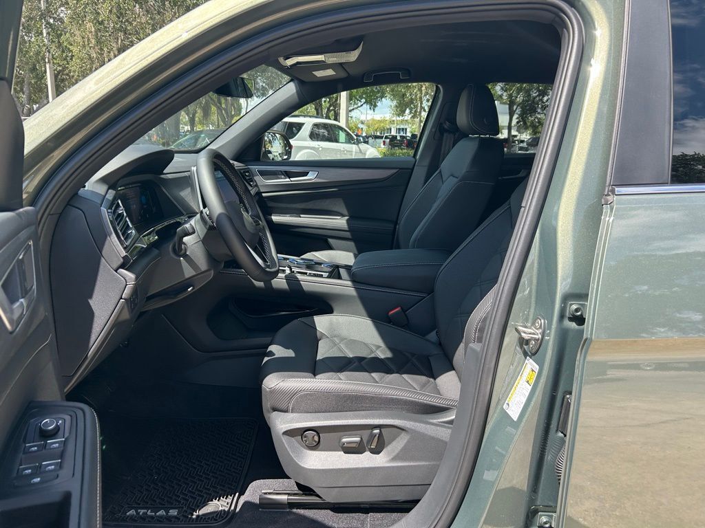 2026 Volkswagen Atlas Cross Sport 2.0T SE w/Technology Tampa FL