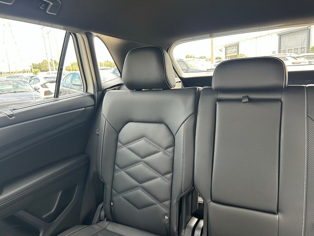 2026 Volkswagen Atlas Cross Sport 2.0T SE w/Technology Tampa FL