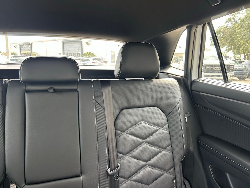 2026 Volkswagen Atlas Cross Sport 2.0T SE w/Technology Tampa FL