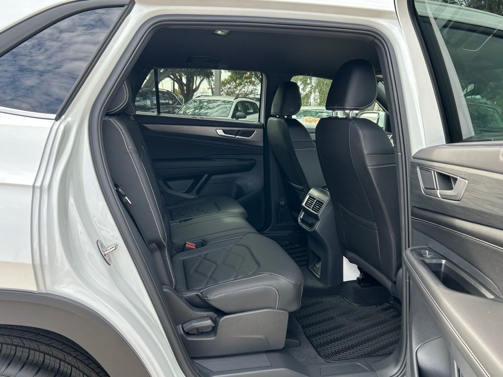 2026 Volkswagen Atlas Cross Sport 2.0T SE w/Technology Tampa FL