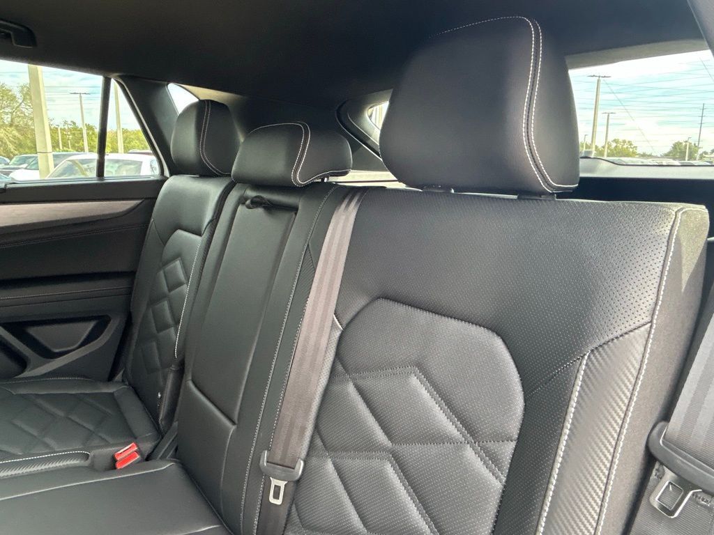 2026 Volkswagen Atlas Cross Sport 2.0T SE w/Technology Tampa FL