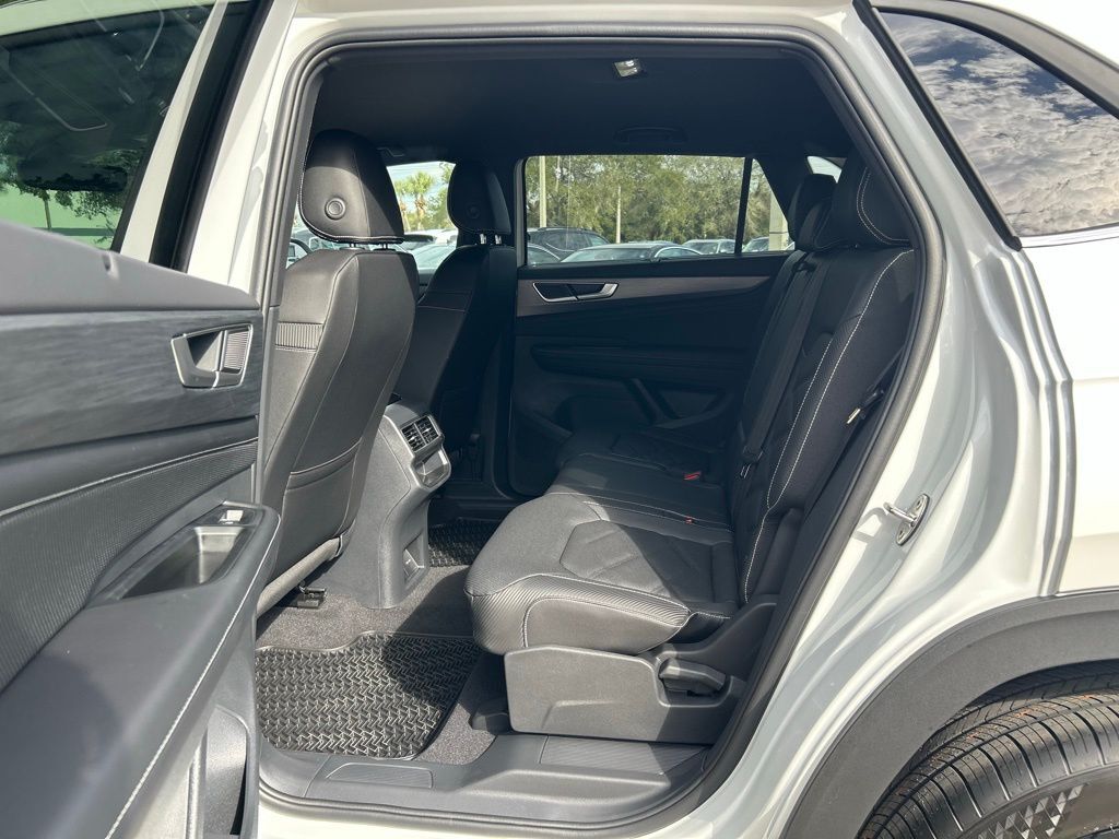 2026 Volkswagen Atlas Cross Sport 2.0T SE w/Technology Tampa FL