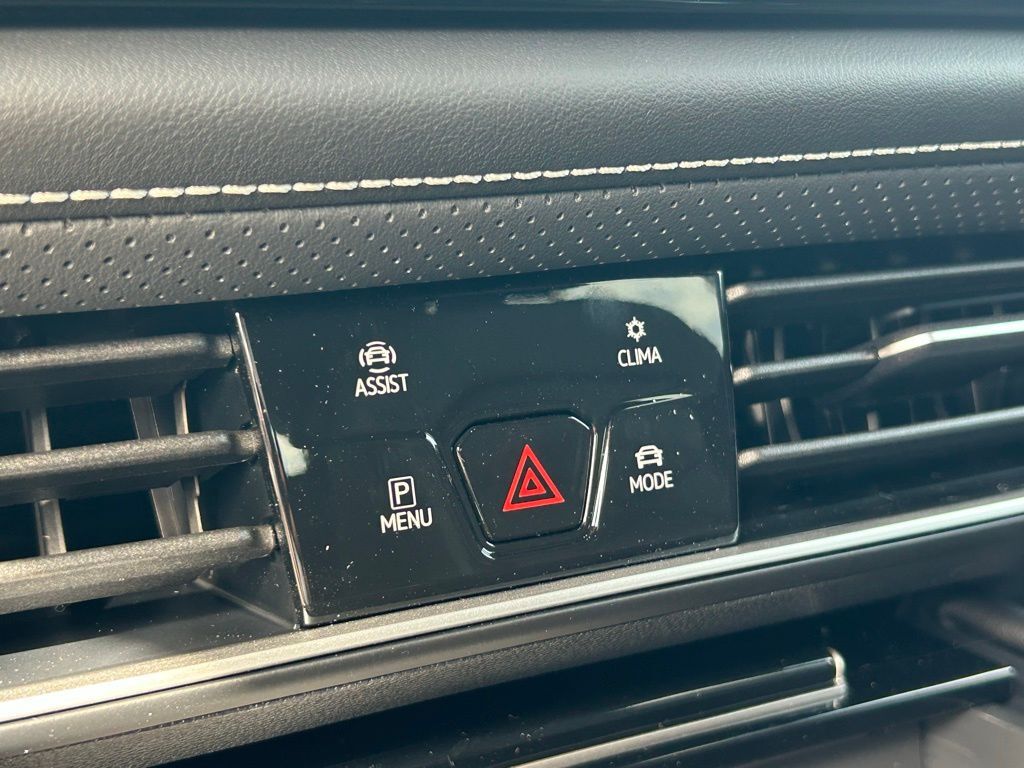 2026 Volkswagen Atlas Cross Sport 2.0T SE w/Technology Tampa FL