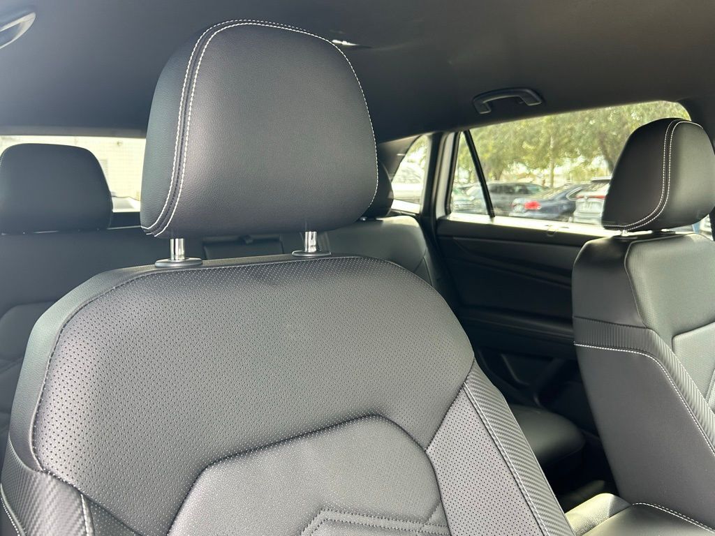 2026 Volkswagen Atlas Cross Sport 2.0T SE w/Technology Tampa FL