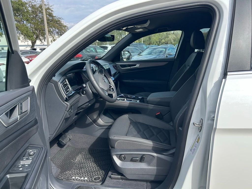 2026 Volkswagen Atlas Cross Sport 2.0T SE w/Technology Tampa FL