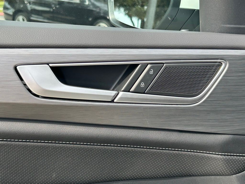 2026 Volkswagen Atlas Cross Sport 2.0T SE w/Technology Tampa FL