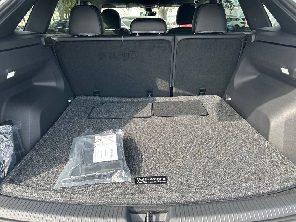 2026 Volkswagen Atlas Cross Sport 2.0T SE w/Technology Tampa FL