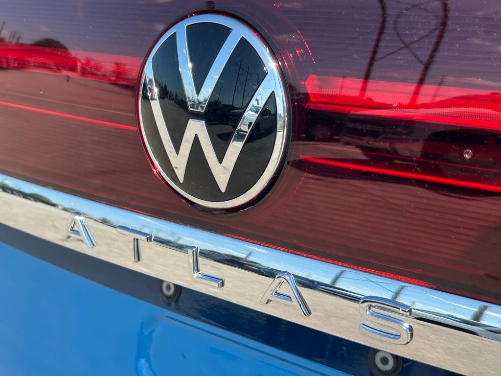 2026 Volkswagen Atlas Cross Sport 2.0T SE Tampa FL