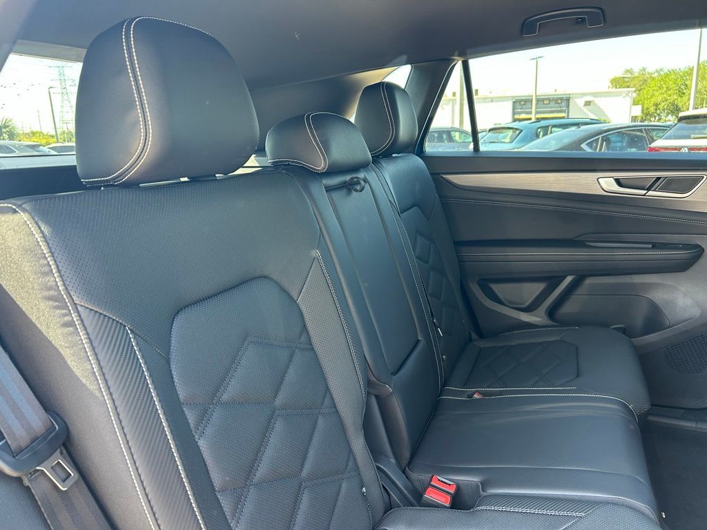 2026 Volkswagen Atlas Cross Sport 2.0T SE Tampa FL