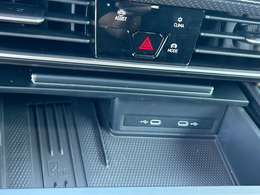 2026 Volkswagen Atlas Cross Sport 2.0T SE Tampa FL