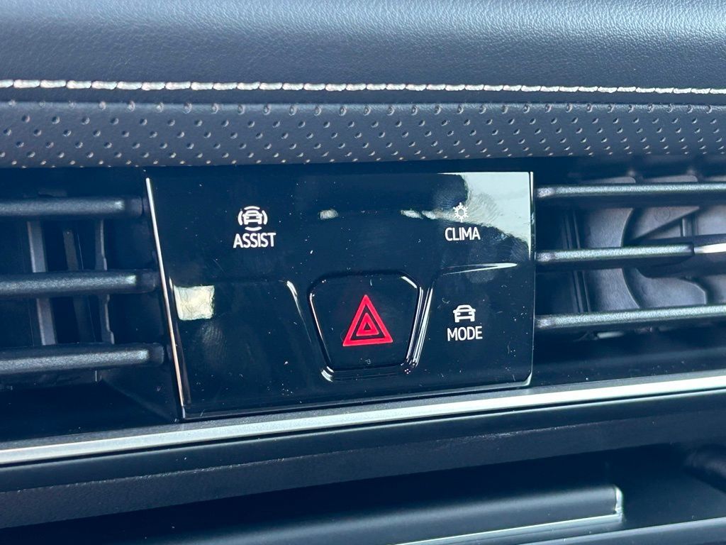 2026 Volkswagen Atlas Cross Sport 2.0T SE Tampa FL