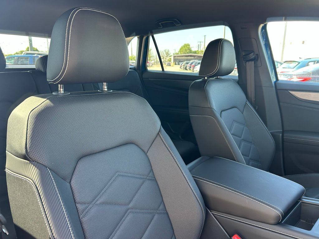 2026 Volkswagen Atlas Cross Sport 2.0T SE Tampa FL