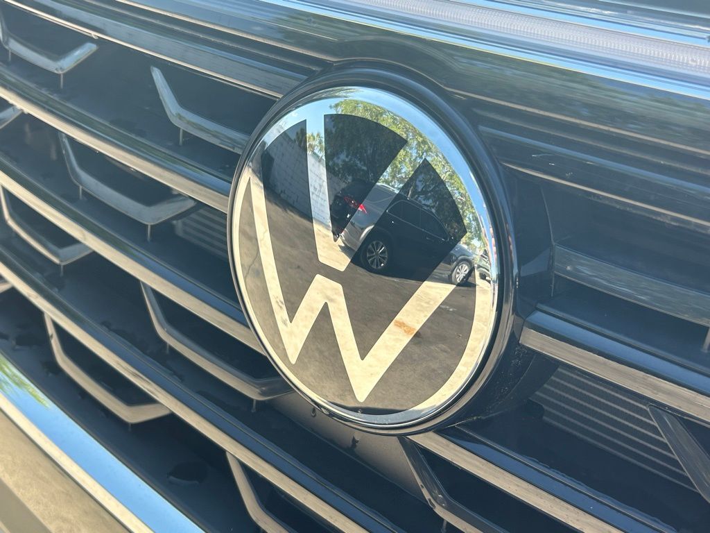 2026 Volkswagen Atlas Cross Sport 2.0T SE Tampa FL