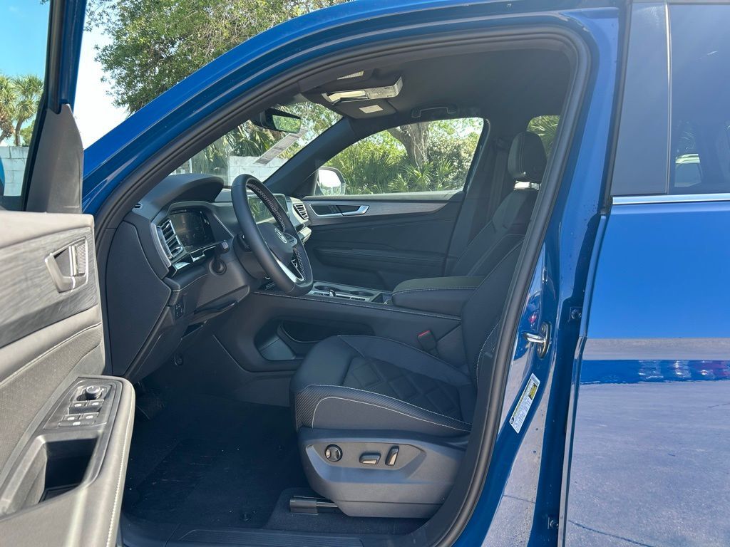 2026 Volkswagen Atlas Cross Sport 2.0T SE Tampa FL