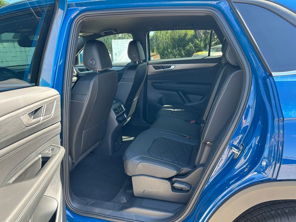 2026 Volkswagen Atlas Cross Sport 2.0T SE Tampa FL