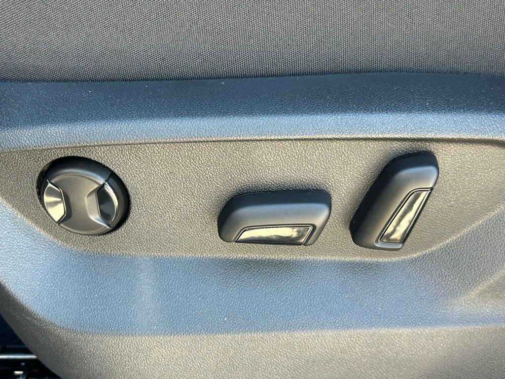 2026 Volkswagen Atlas Cross Sport 2.0T SE Tampa FL