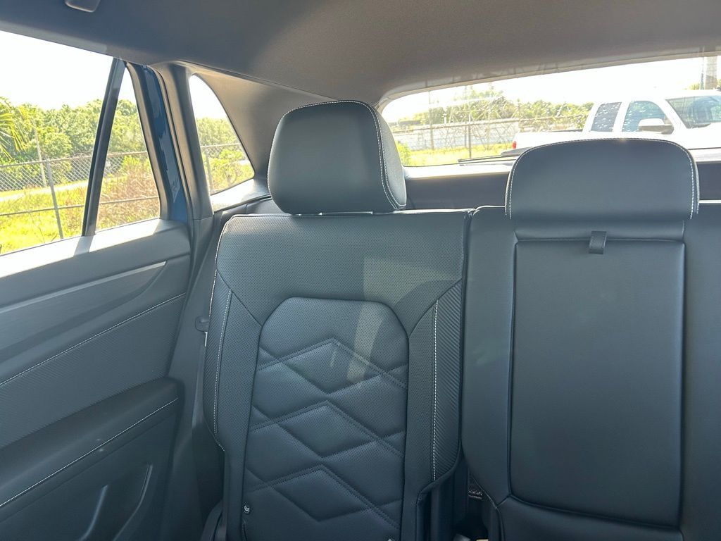 2026 Volkswagen Atlas Cross Sport 2.0T SE Tampa FL