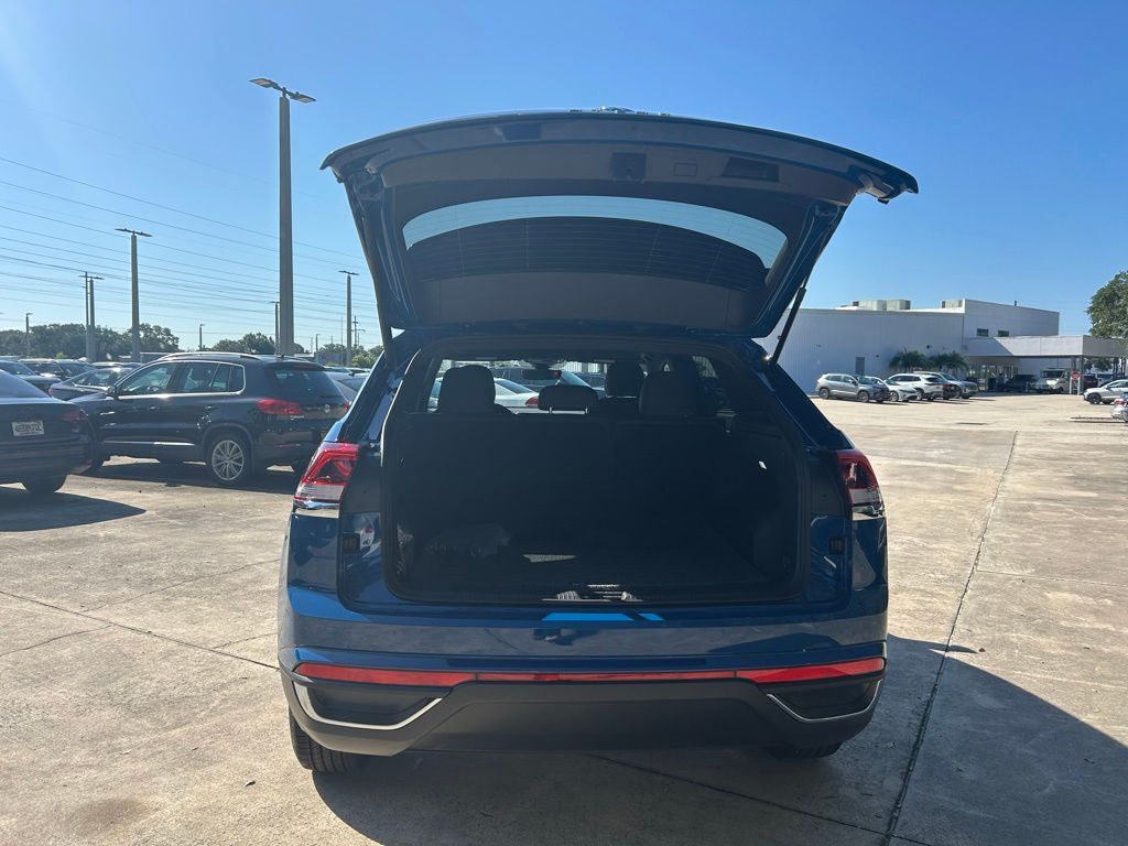 2026 Volkswagen Atlas Cross Sport 2.0T SE Tampa FL