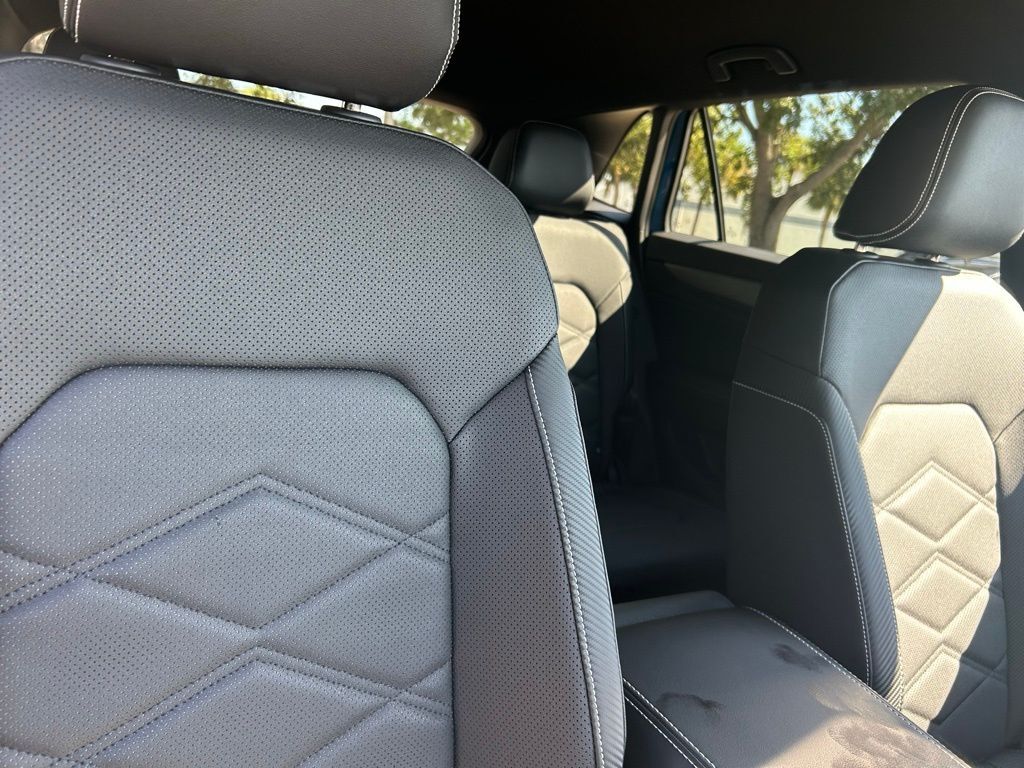 2026 Volkswagen Atlas Cross Sport 2.0T SE Tampa FL