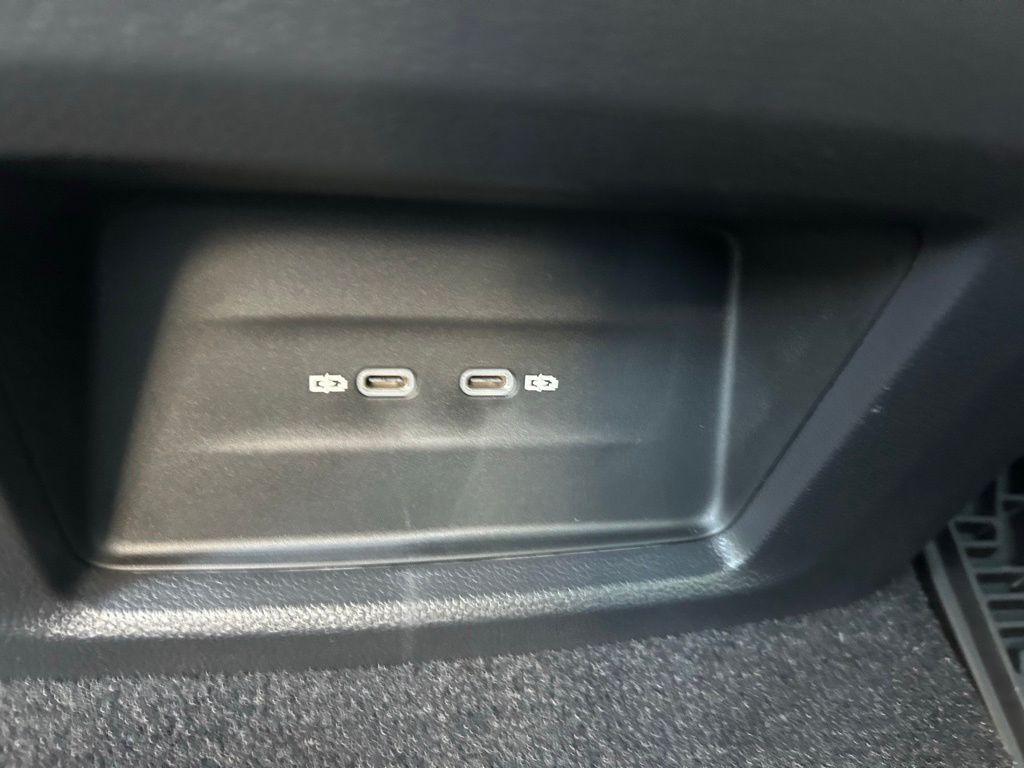 2026 Volkswagen Atlas Cross Sport 2.0T SE Tampa FL