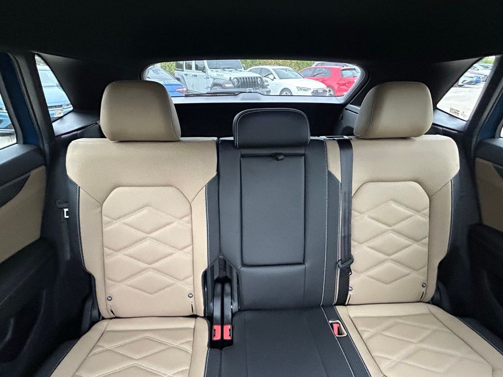 2026 Volkswagen Atlas Cross Sport 2.0T SE Tampa FL