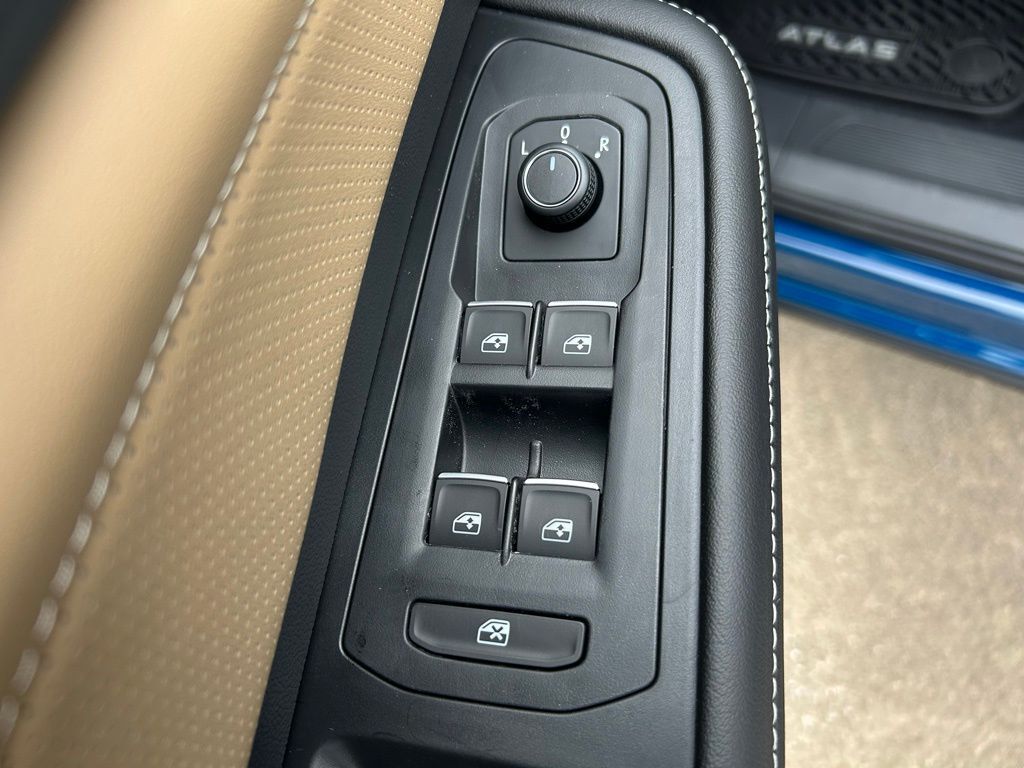 2026 Volkswagen Atlas Cross Sport 2.0T SE Tampa FL