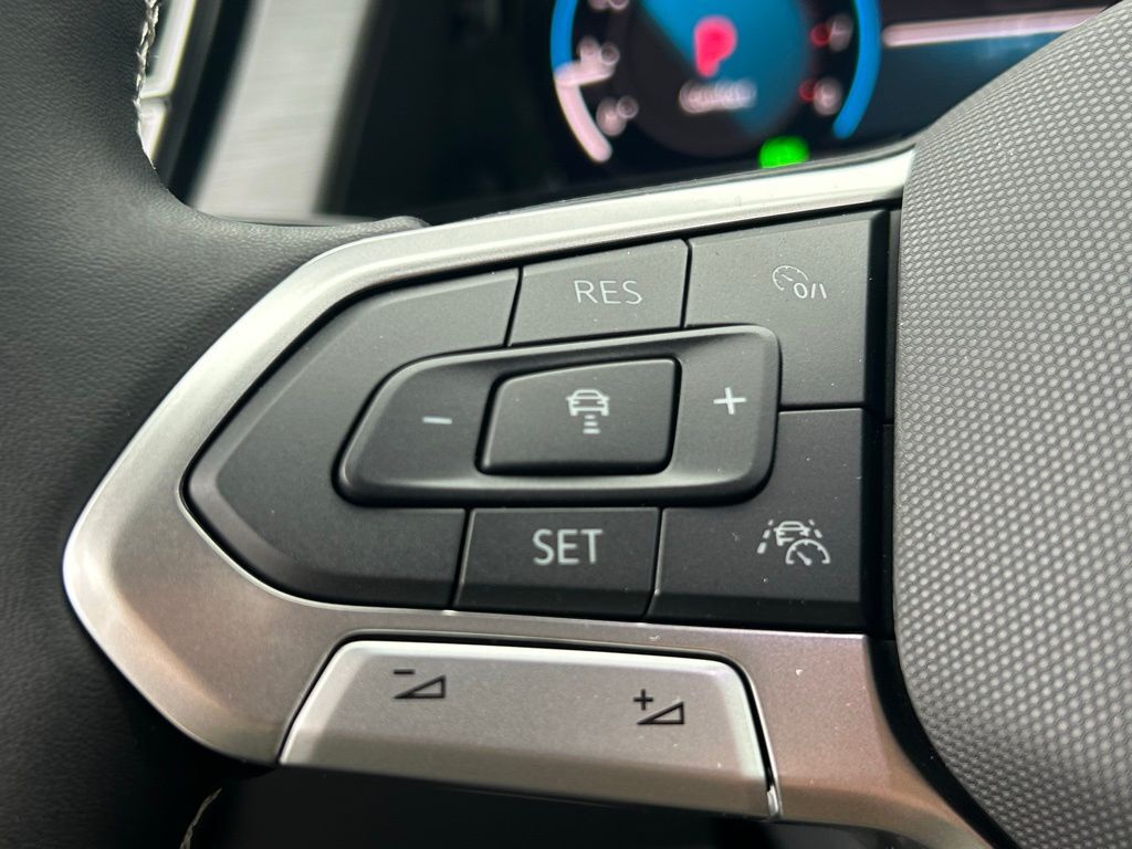 2026 Volkswagen Atlas Cross Sport 2.0T SE Tampa FL