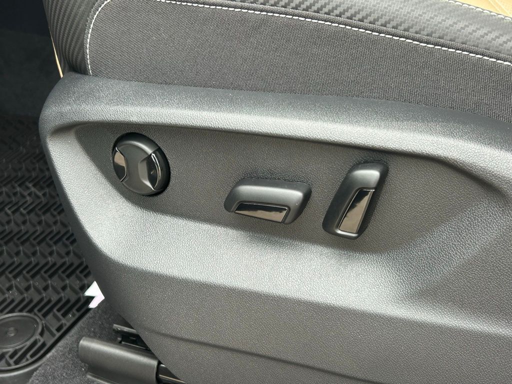 2026 Volkswagen Atlas Cross Sport 2.0T SE Tampa FL