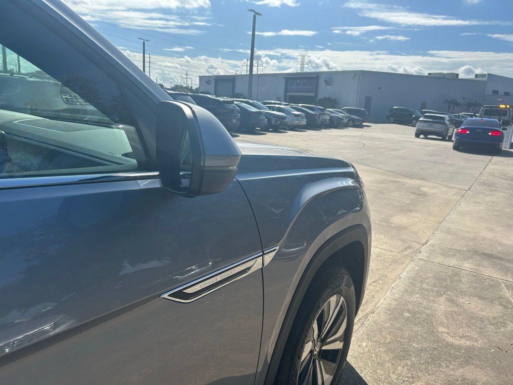 2026 Volkswagen Atlas Cross Sport 2.0T SE Tampa FL