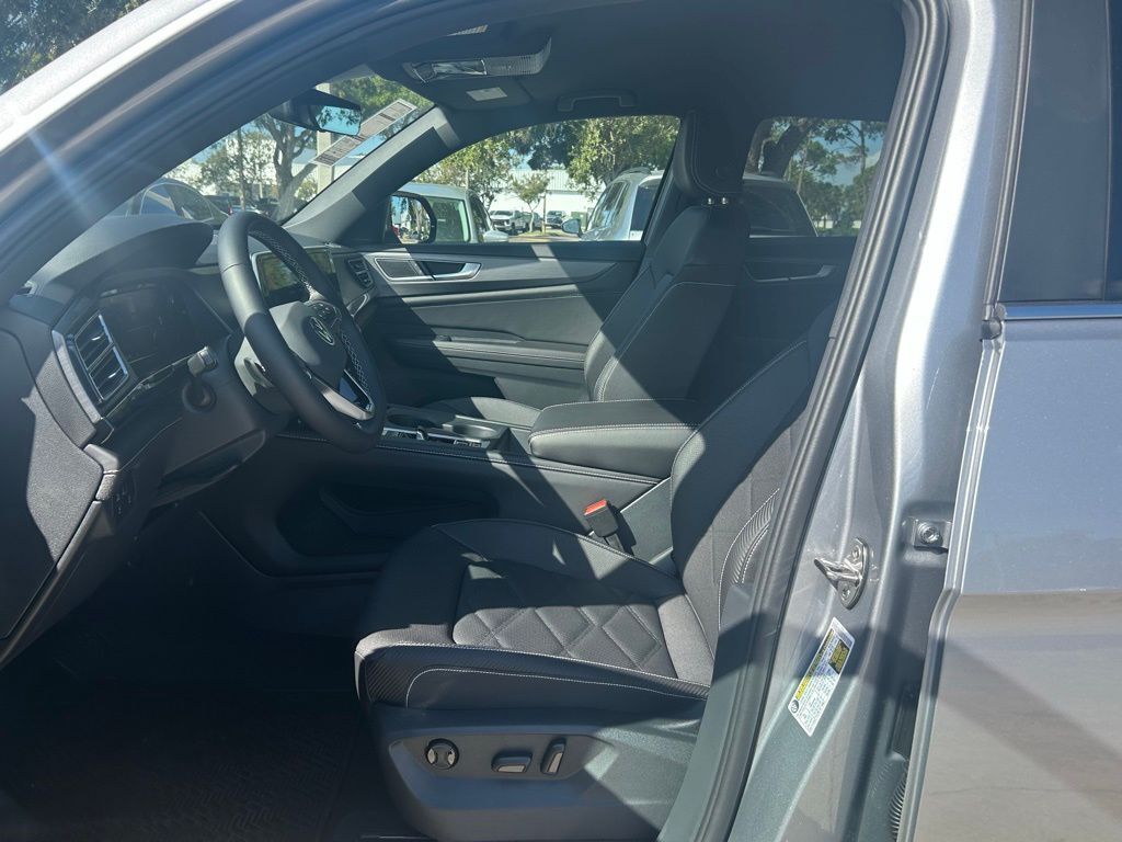 2026 Volkswagen Atlas Cross Sport 2.0T SE Tampa FL