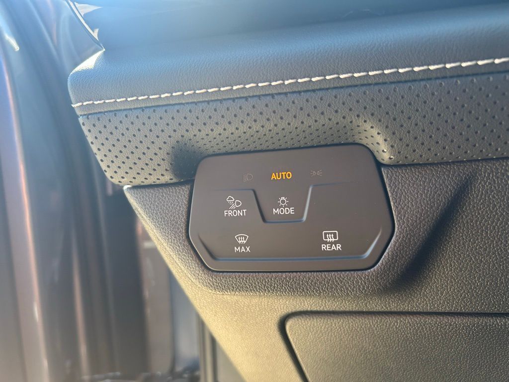 2026 Volkswagen Atlas Cross Sport 2.0T SE Tampa FL