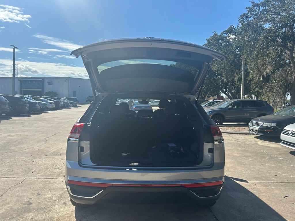 2026 Volkswagen Atlas Cross Sport 2.0T SE Tampa FL