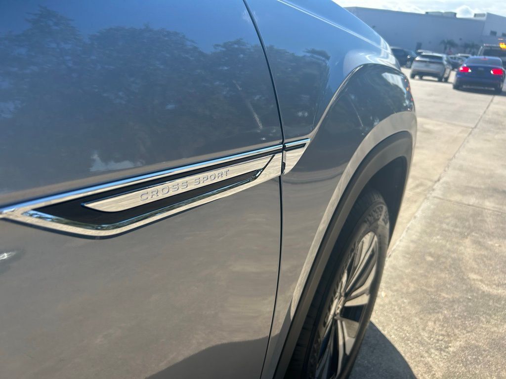 2026 Volkswagen Atlas Cross Sport 2.0T SE Tampa FL