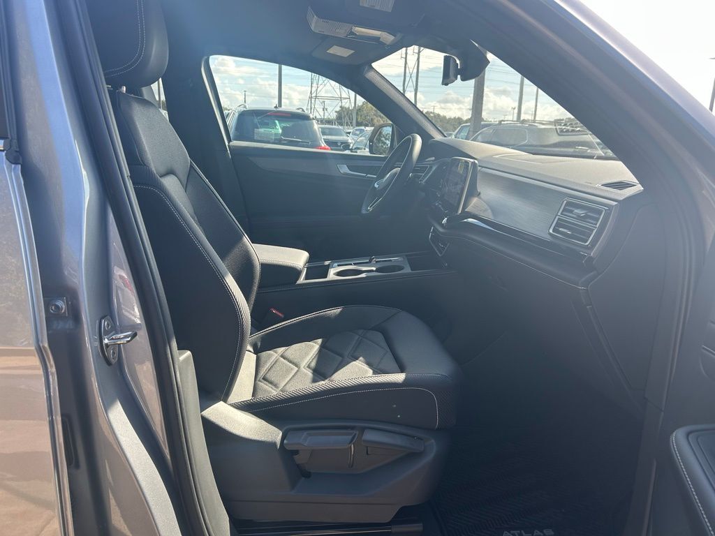 2026 Volkswagen Atlas Cross Sport 2.0T SE Tampa FL