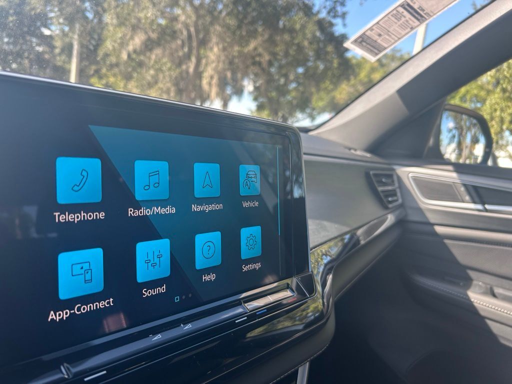 2026 Volkswagen Atlas Cross Sport 2.0T SE Tampa FL