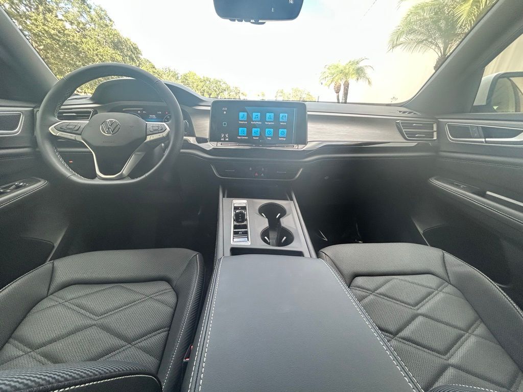2026 Volkswagen Atlas Cross Sport 2.0T SE Tampa FL