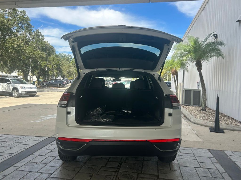 2026 Volkswagen Atlas Cross Sport 2.0T SE Tampa FL