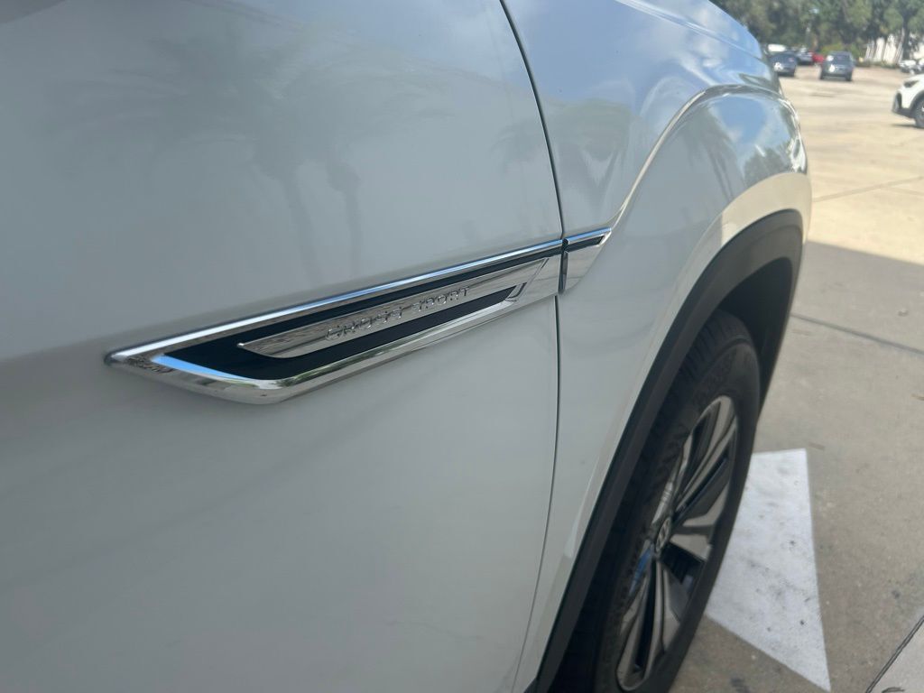 2026 Volkswagen Atlas Cross Sport 2.0T SE Tampa FL