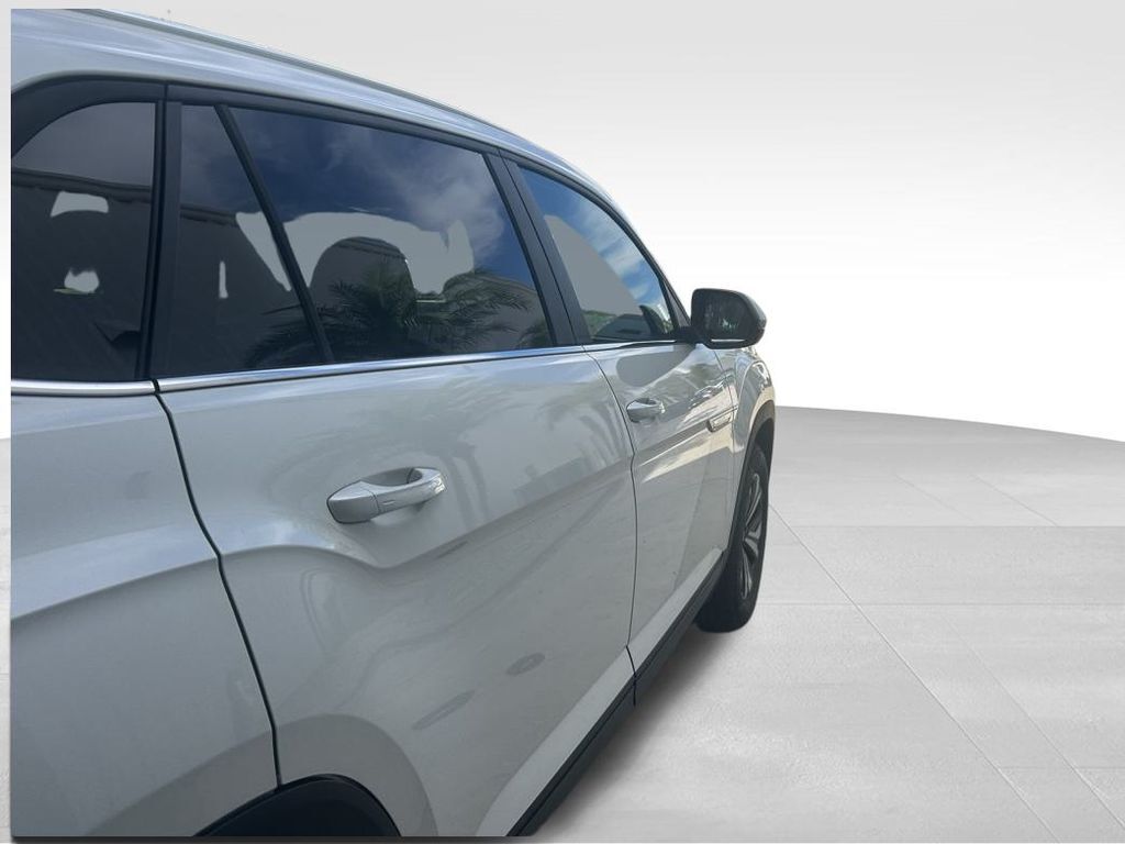 2026 Volkswagen Atlas Cross Sport 2.0T SE Tampa FL