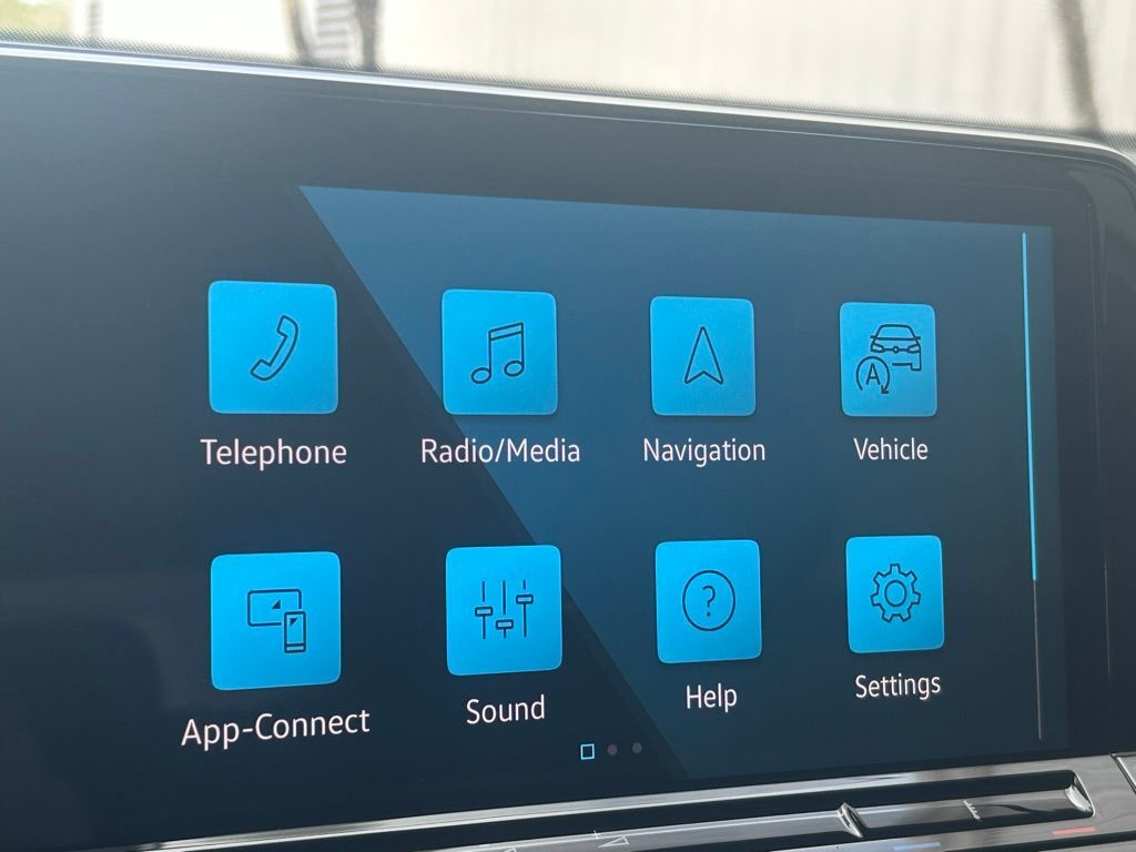 2026 Volkswagen Atlas Cross Sport 2.0T SE Tampa FL