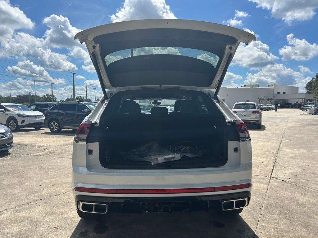 2026 Volkswagen Atlas Cross Sport 2.0T SEL Premium R-Line Tampa FL