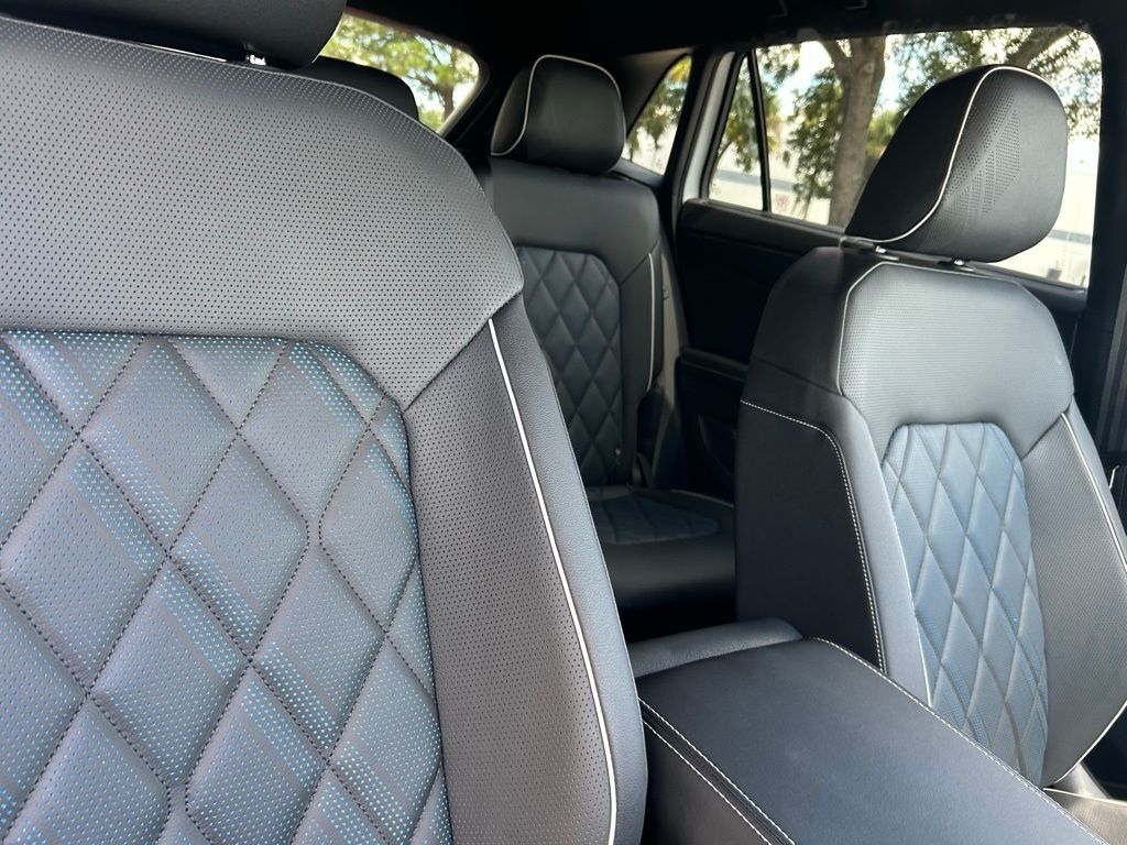 2026 Volkswagen Atlas Cross Sport 2.0T SEL Premium R-Line Tampa FL