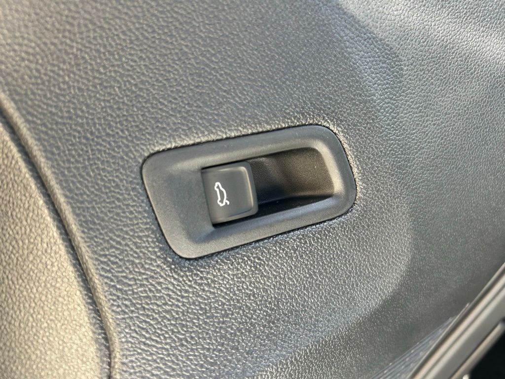 2026 Volkswagen Atlas Cross Sport 2.0T SEL Premium R-Line Tampa FL