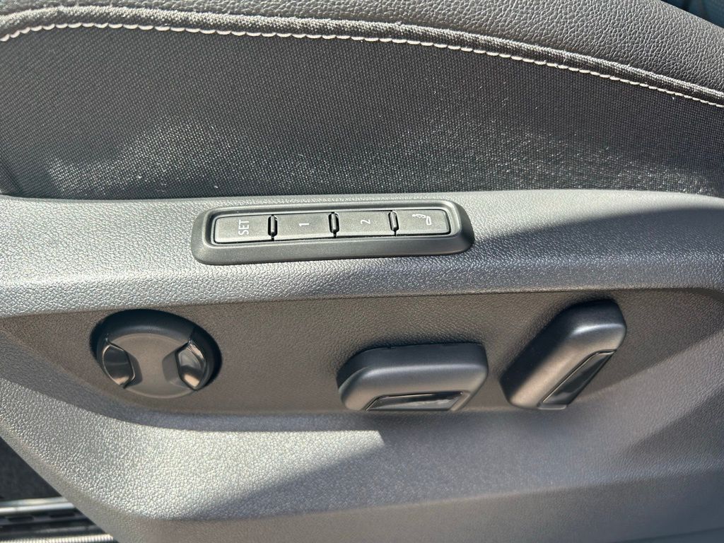 2026 Volkswagen Atlas Cross Sport 2.0T SEL Premium R-Line Tampa FL